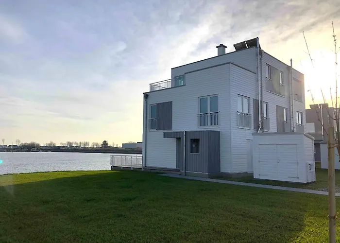 Villa Schleivilla-hafenmeister-by-seeblick-ferien-oro-billardtisch-kicker-kamin *